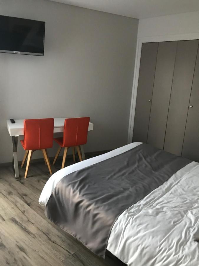 Auberge De La Paillere Lavours المظهر الخارجي الصورة