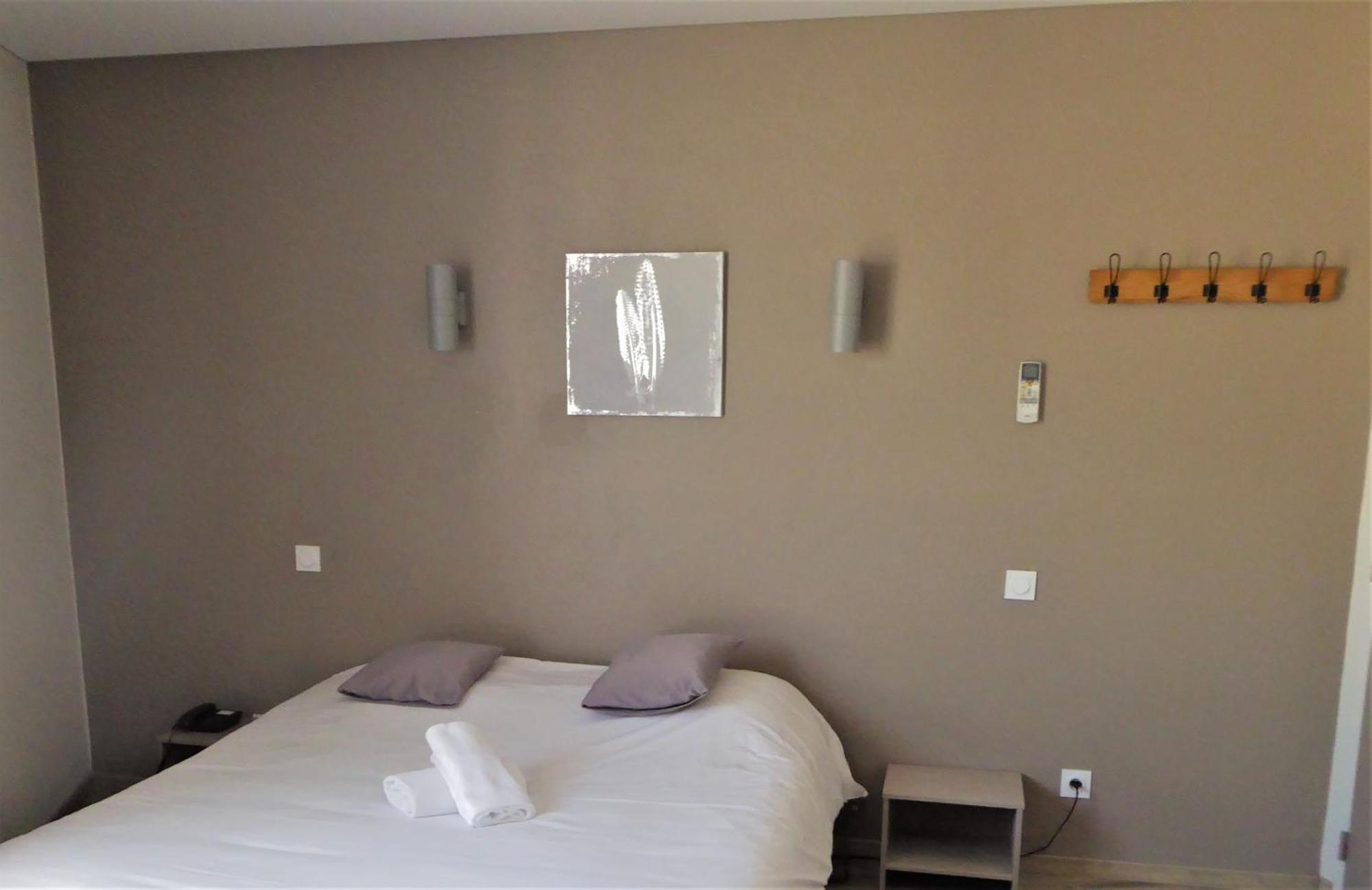 Auberge De La Paillere Lavours المظهر الخارجي الصورة
